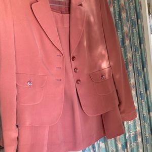 Women’s  price firm Silk 2 piece  Beautiful size 12 Rosy pink DressBarn size 12